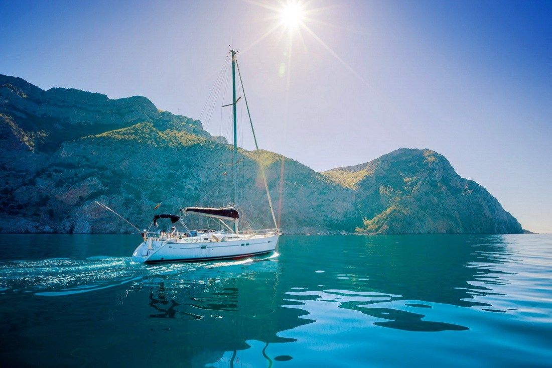 Sailing cruise in Greece