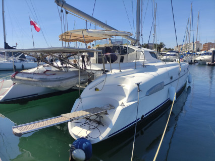 Alion, Sailing catamaran