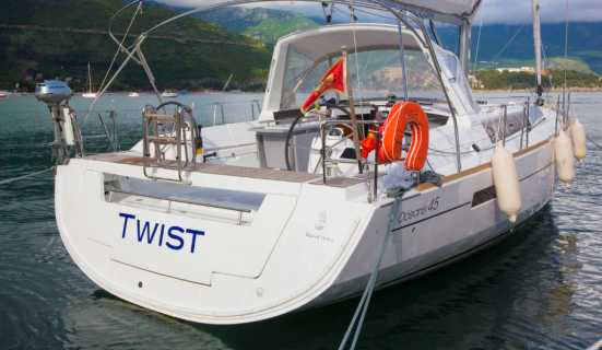 Twist, Sailing yacht