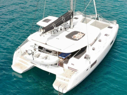 Lagoon 42, Sailing catamaran