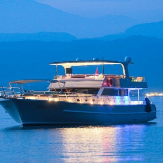 Royal rtt, Motor yacht