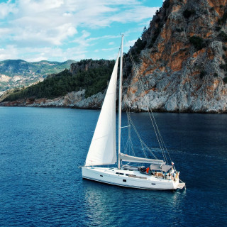 Helios, Sailing yacht