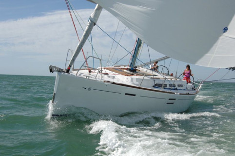 Dufour 40 performance (2007), Sailing yacht